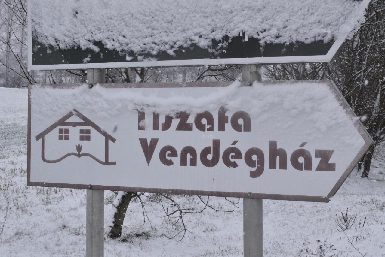 Tiszafa Vendeghaz Szentgal Otel Dış mekan fotoğraf